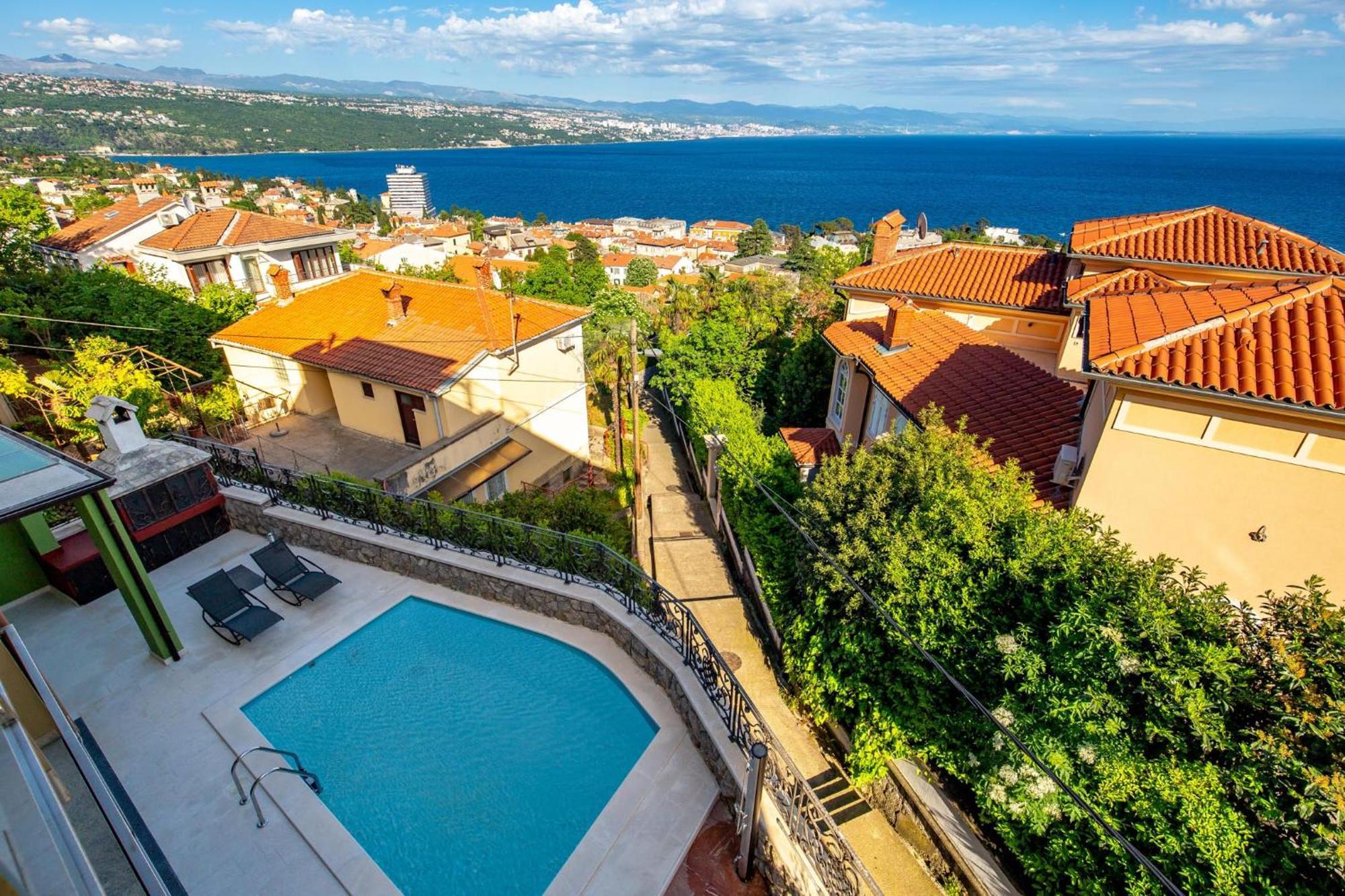 Lux Apartmani Opatija Luaran gambar