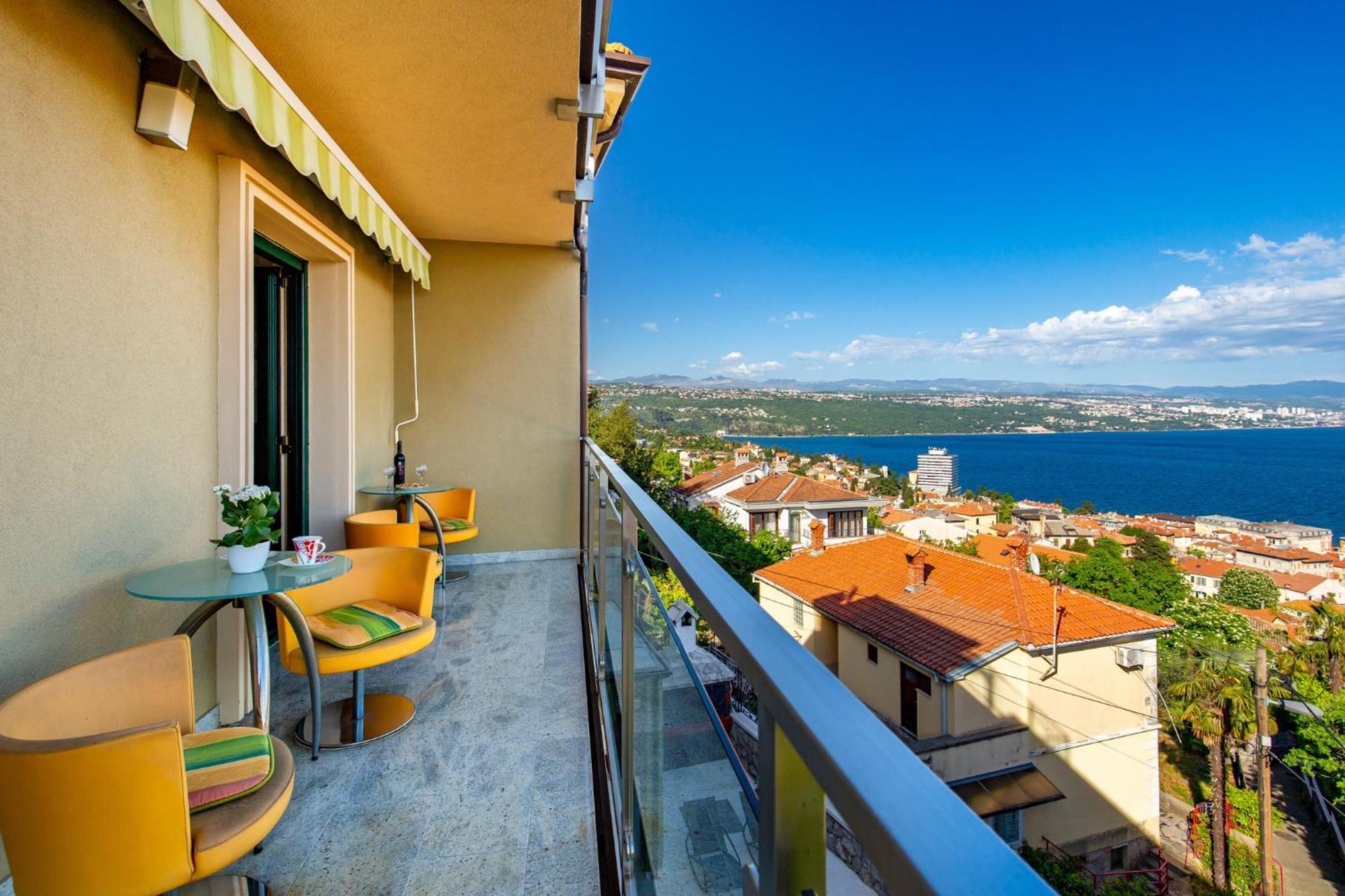 Lux Apartmani Opatija Luaran gambar